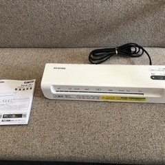 ★アイリスオーヤマ ラミネーター A4対応 KLM42X 202...