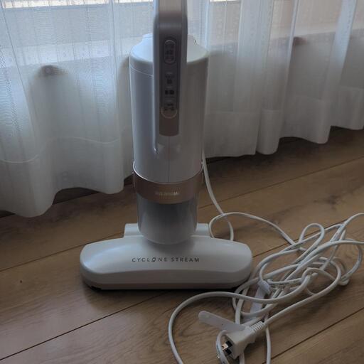 アイリスオーヤマ　布団掃除機