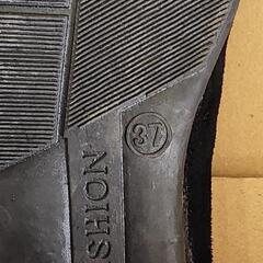 黒色 パンプスの画像