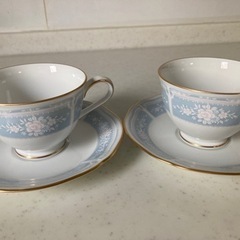 未使用箱入り　ノリタケ　　ペアティーセット 