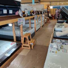 【愛品倶楽部柏店】 収納付きセミダブルベッド 「F:マルミツ(ニトリ) 」「M:シーリー モノグラム5000」の画像