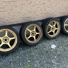 車のパーツ タイヤ、ホイール