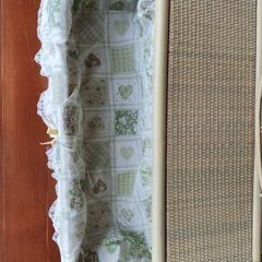 キャスター付き藤製家具　横70*奥行25*高90cmの画像
