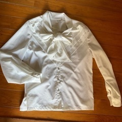 ブラウス　　結びリボン付きの画像