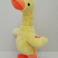 おもちゃ 陽気に歩くアヒルのぬいぐるみ 