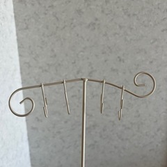《決まりました》【美品】ピアス　ネックレス　スタンド　ジュエリーラック　ジュエリースタンド　アクセサリースタンド　アクセサリー　什器　ディスプレイの画像