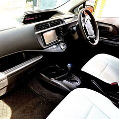 ２７年式★アクア★後期モデル★本土仕入★２年車検・２年保証付き！下取り可能！の画像