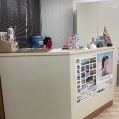 美容室カウンター＆洋服収納棚