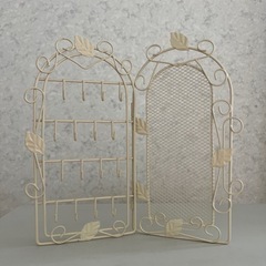 《決まりました》【美品】ピアス　ネックレス　スタンド　ジュエリーラック　ジュエリースタンド　アクセサリースタンド　アクセサリー　什器　ディスプレイの画像