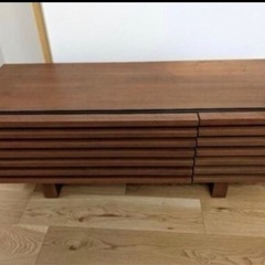 ウォールナットのテレビボード　　　