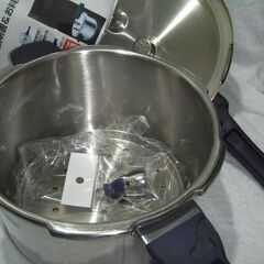 ★未使用品！ドウシシャ、3.0L 圧力鍋　IH対応　説明書などあります★の画像