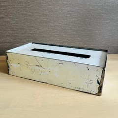 廃材利用のブリキ・テッシュケース