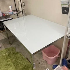 IKEAガラステーブル　受付再開の画像