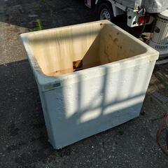 軽トラが空き次第処分致します。風呂桶・汚れあり