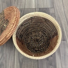 蓋つきかご　入れ物の画像
