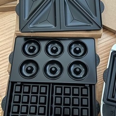 未使用 アイリスオーヤマ マルチサンドメーカー ホットサンド ワッフル ドーナツ パニーニ キッチン家電 ホットプレートの画像
