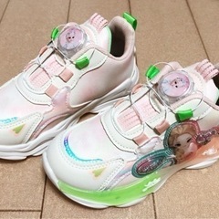 【新品】光る靴　子供靴　ダイヤル式