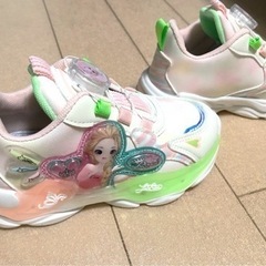【新品】光る靴　子供靴　ダイヤル式の画像