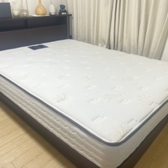 【値下げ!!】ベッド無料！！ クイーンサイズベッド（sealyの高級マットレス）