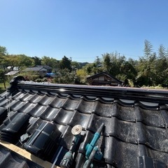 屋根　荷物上げ作業　寮完備の画像