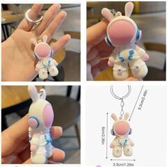 うさぎ宇宙飛行士キーホルダー（新品）訳ありの画像