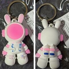うさぎ宇宙飛行士キーホルダー（新品）訳ありの画像