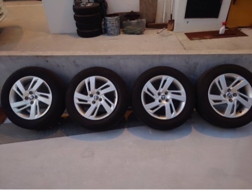 車のパーツ タイヤ、ホイール