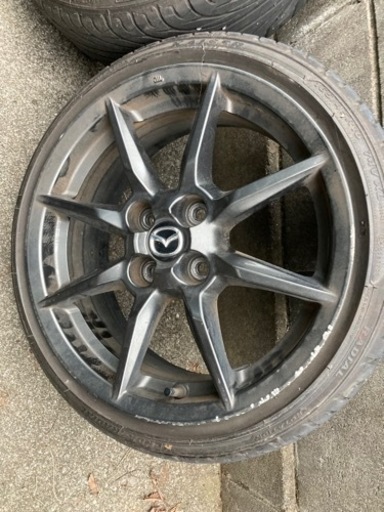 車のパーツ タイヤ、ホイール
