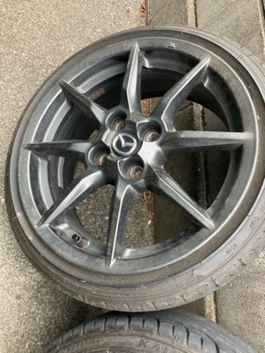 車のパーツ タイヤ、ホイール