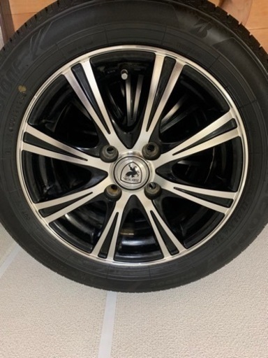 車のパーツ タイヤ、ホイール