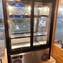 冷蔵ショーケース
の画像