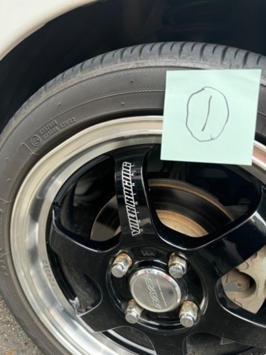 車のパーツ タイヤ、ホイール