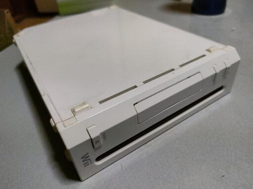 Wii(本体のみ)、ゲームソフト2枚セット