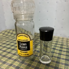 ペッパーミル　調味料入れ【0円無料】