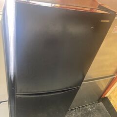 ☆中古￥15,800！IRIS OHYAMA　142㍑2ドア冷蔵庫　家電　2023年製　IRSD-14A-B型　幅50㎝ｘ奥行55㎝ｘ高さ122㎝　【BG015】
