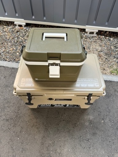 FIELDOOR フィールドアノーザンクーラーボックス 42.5L DCM14L付き