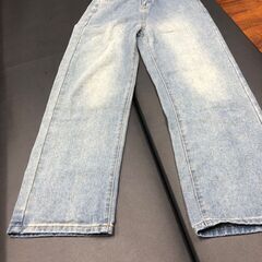 デニム　ジーンズ　サイズS　試着１回のみ　の画像
