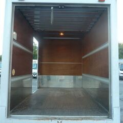 H17 いすゞエルフ　4.8ディーゼルフルフラットロー　２ｔアルミバン　スムーサー5ＭＴ　ＡＢＳ　エアバック　ＡＳＲ　ラッシングレール2段　サイドドア　検付き1年　　16918　　の画像