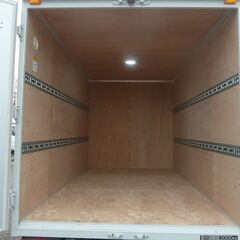 R4 キャンター 3.0 全低床 ディーゼル 2tアルミバンAT ホワイト 走行45,000km バックカメラ　スマートキー　BTオーディオ　LEDライト　LEDフォグランプ　ABS　エアバック　ラッシングレール2段　　16919の画像