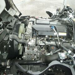 R4 キャンター 3.0 全低床 ディーゼル 2tアルミバンAT ホワイト 走行45,000km バックカメラ　スマートキー　BTオーディオ　LEDライト　LEDフォグランプ　ABS　エアバック　ラッシングレール2段　　16919の画像