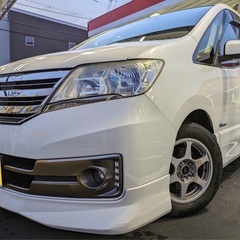 25年式☆ガソリン代 節約☆S-HYBRID入りました‼️月々1.3万円〜分割払い可❗️車検付き！日産 セレナライダー☆8人乗り☆ナビ付き☆走行中DVD見れます☆ETC付き☆バックカメラ付き☆ウィンカーミラー☆電動スライドドア☆ドラレコ付きのフル装備☆社外アルミ☆車内広々三列シート‼️の画像
