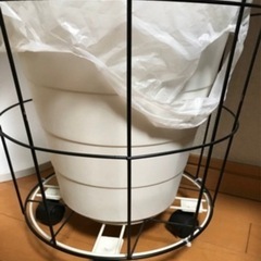 未使用ワイヤー　かご　ゴミ箱　インテリアの画像