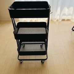 収納ラックの画像