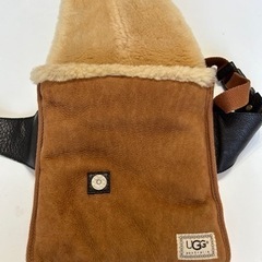 UGG アグ　ポーチばっくの画像