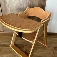 中古 木製 ベビーチェア テーブル付き ベルト付き 子供用 ベビー用 椅子の画像