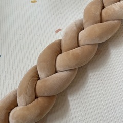 ベッドサイドクッションの画像