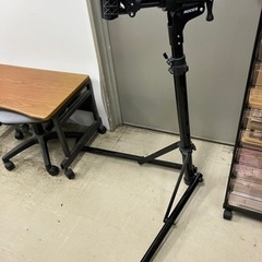 ロ2407-057 自転車メンテナンススタンド ROCES 折りたたみ式 高さ調節可 工具トレー欠品 中古 キズありの画像