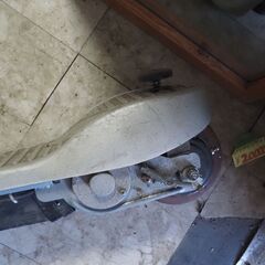 キックボード、乗り物、おもちゃの画像