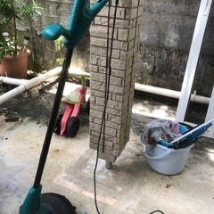 ボッシュ電動草刈機の画像