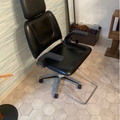 🔴シャンプー椅子タカラベルモントブラックレザー調リクライニングチェアの画像